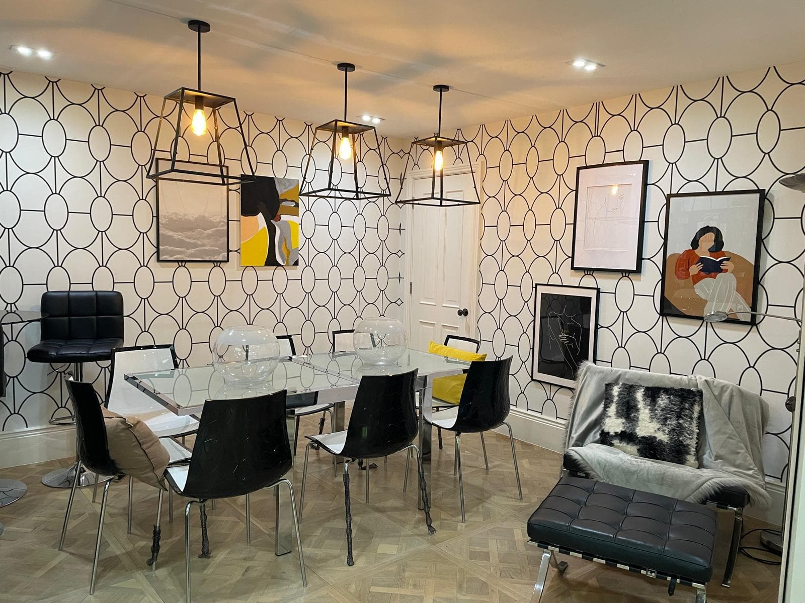Project 14: Surrey — interior design photo 1
