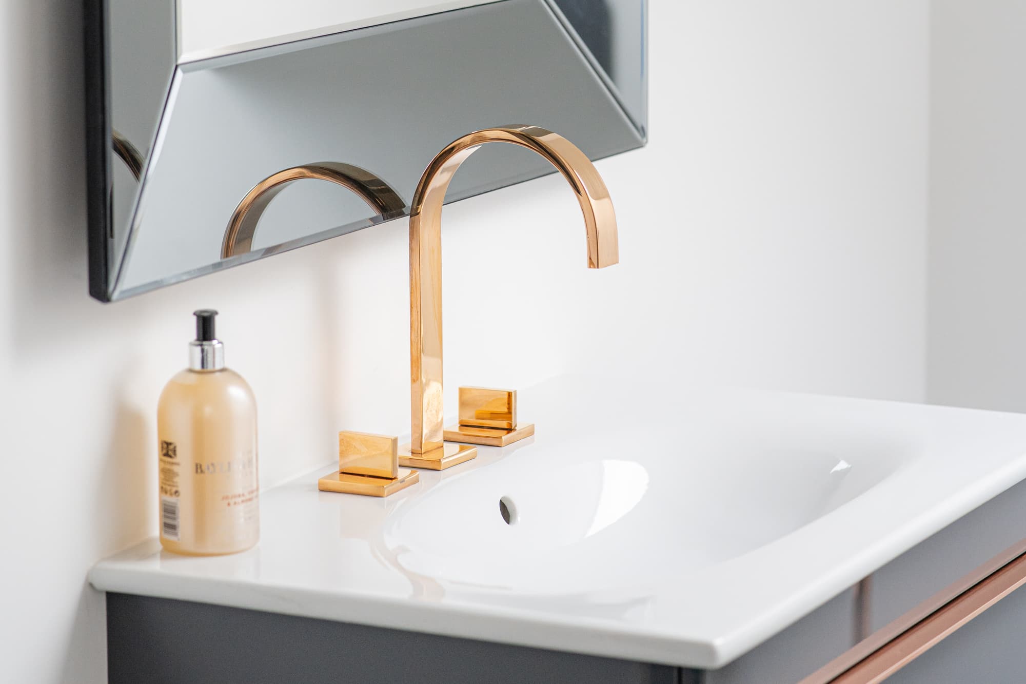 Project 2: Surrey — interior design photo 31